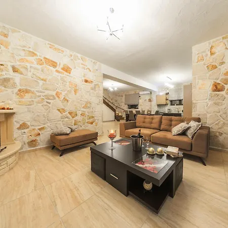 Eden Villa *